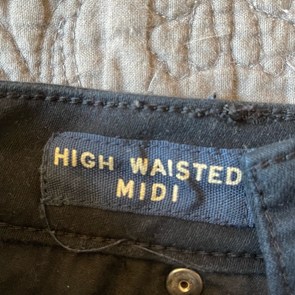 High-waist short - Picture 3 of 4